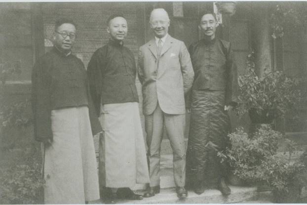 1914年颜福庆(右一),胡美(右二)在北京筹组湖南育群学会。右三为北洋政府总统府军事顾问张遹骏,右四是陈润霖